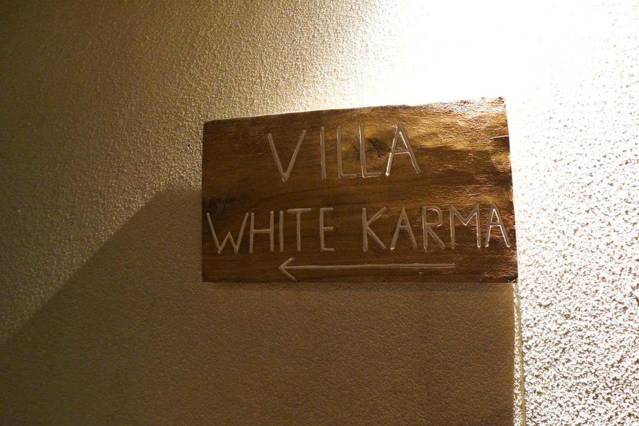 Villa White Karma Seminyak Esterno foto
